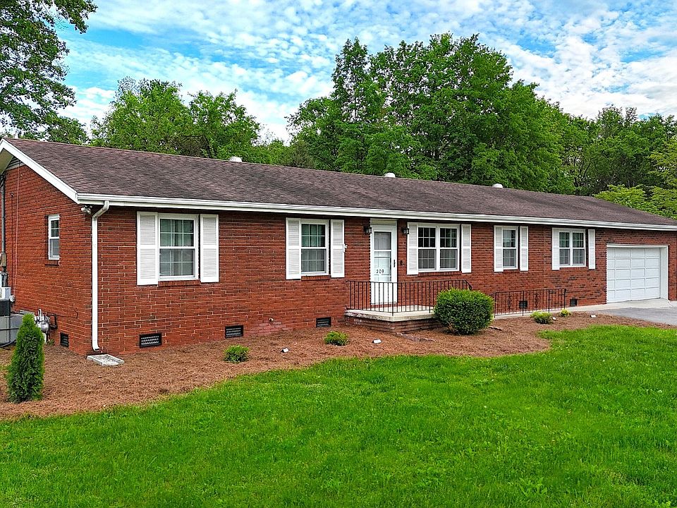 1st image of 209 Barberry Dr