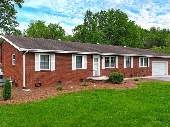209 Barberry Dr, Knoxville, TN 37912