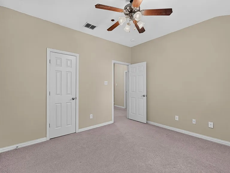 8712 San Bernard St — Photo 16