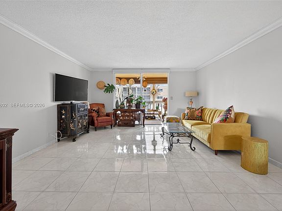 2nd image of 610 NE 12th Ave APT 602