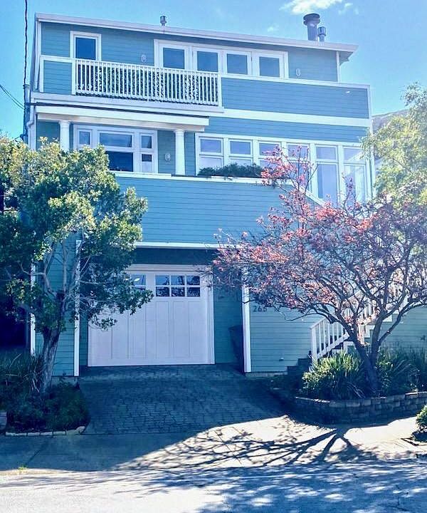 1st image of 265 Klamath St