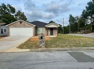 926 S Academy Ave, Tyler, TX 75701