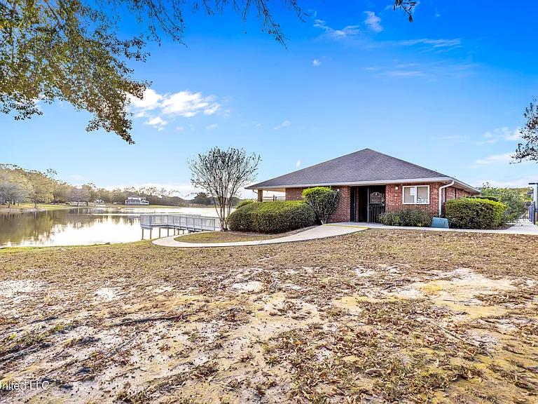 15336 Lakeview Ct — Photo 29