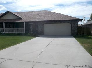 2322 Crestview Dr, Torrington, WY 82240