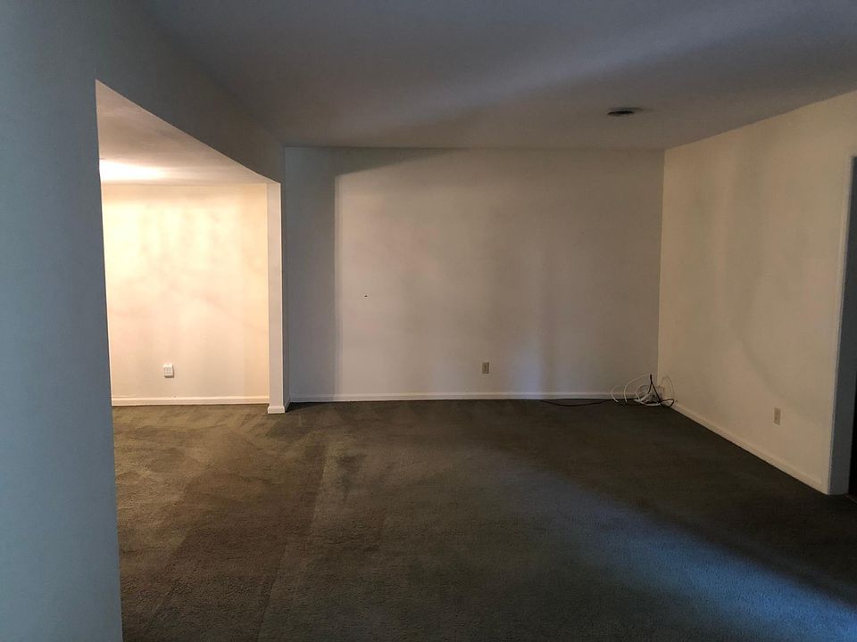 2nd image of 1525 Lake Forest Dr