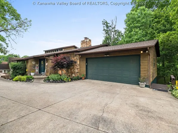 4 Hillcrest Dr E, Charleston, WV 25311