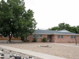 701 Trailing Heart Rd, Roswell, NM 88201