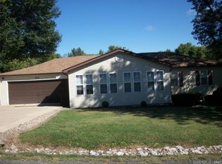 413 Clover St, Moro, IL 62067