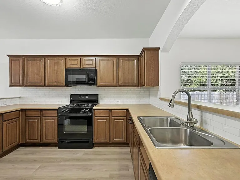 11116 Liberty Farms Dr — Photo 9