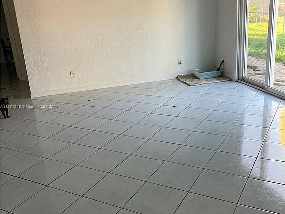 3rd image of 821 NW 10th Ave