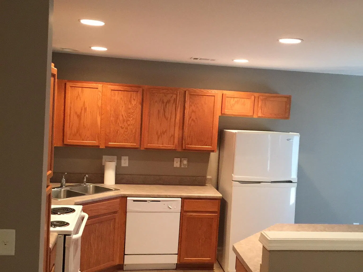 2 bed, 1240 sqft, $1,800 — Photo 2
