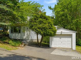 6 Beech St, Ansonia, CT 06401