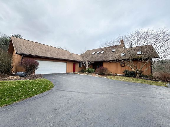 2nd image of 64 Hungerford Rd