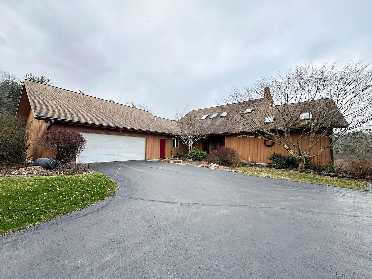 Building Photo - 64 Hungerford Rd