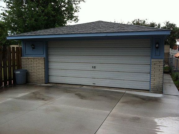 4th image of 22324 Canterbury St