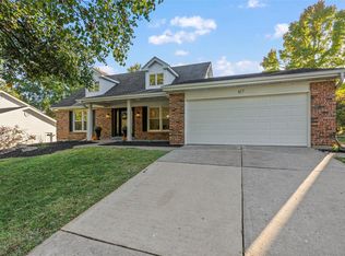 617 Waterford Ridge Ct, Ballwin, MO 63021