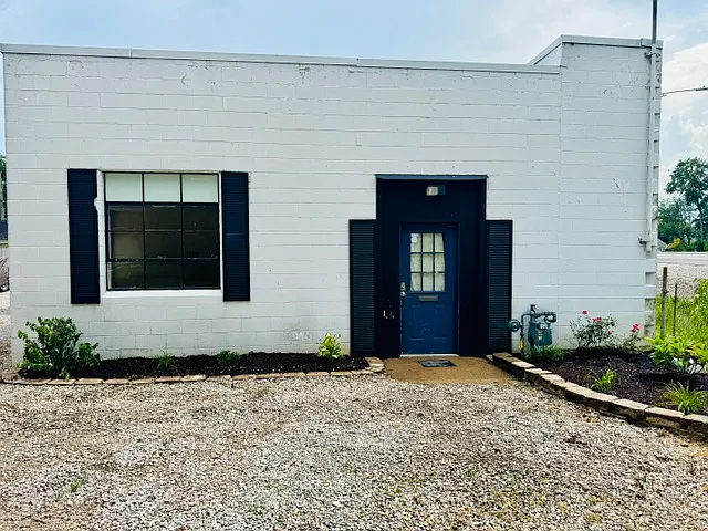 1301 E Missouri St — Photo 10