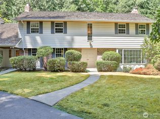 10915 N Deer Dr, Woodway, WA 98020