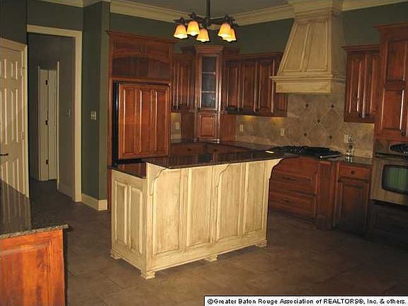 5th image of 12317 Oak Alley Dr