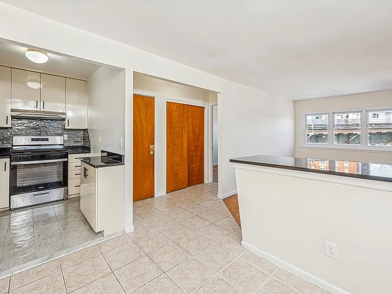 2852 Roberts Ave #2 — Photo 12