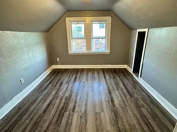 4th image of 11117 Prince Ave