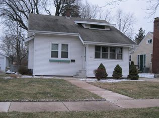 2019 E Taylor St, Bloomington, IL 61701