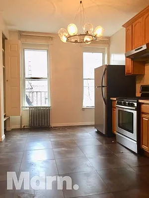 Rented by Mdrn Residential | media 13