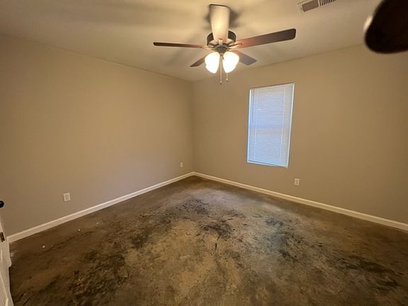 3rd image of 2190 Aberdeen Ave