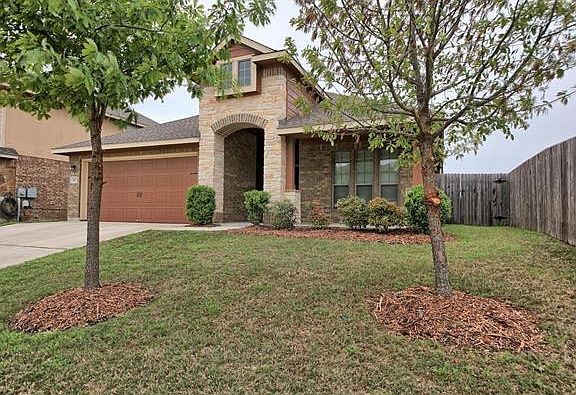 3rd image of 627 Irvin Dr