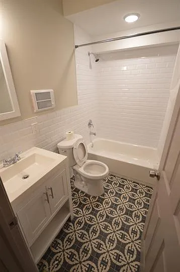 1948 E York St #1B — Photo 6