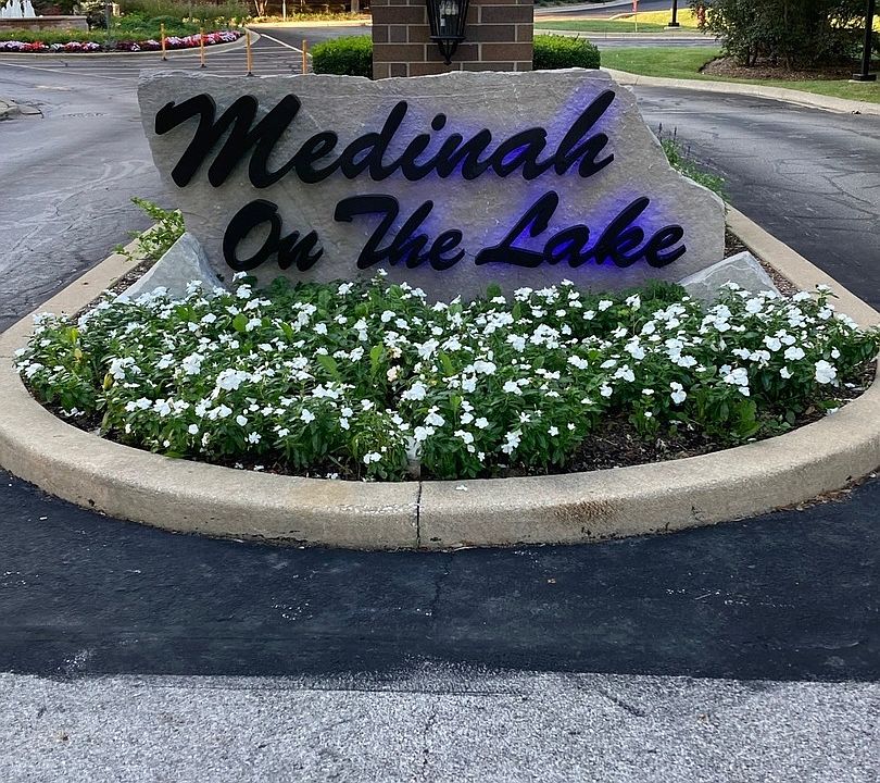1st image of 120 Lakeview Dr APT 203