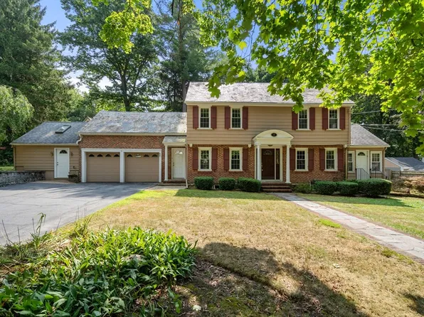 4 Old English Rd, Worcester, MA 01609