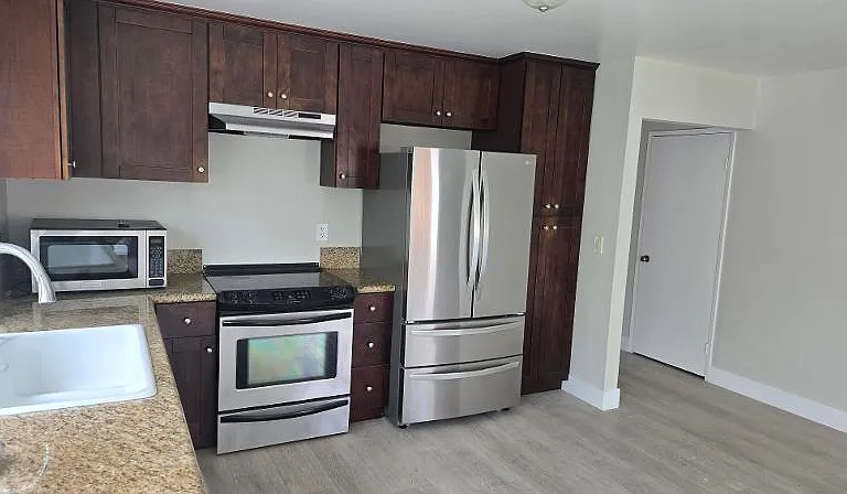 4321 Pioneer St — Photo 15