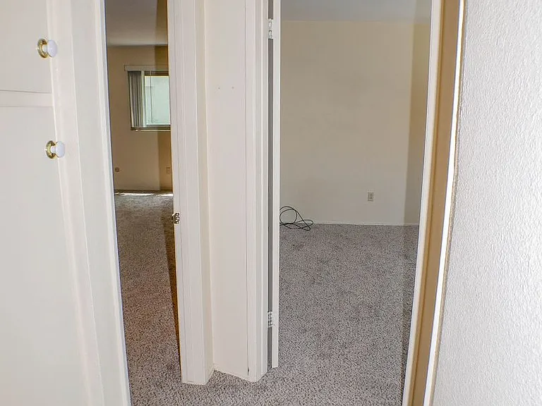 4345 Rialto St — Photo 36