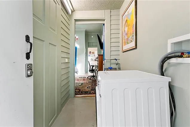 401 S Pierce St — Photo 9
