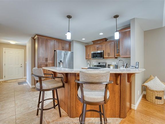 5th image of 103 Kimball Dr
