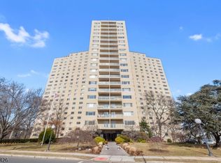 377 S Harrison St #9G, East Orange City, NJ 07018