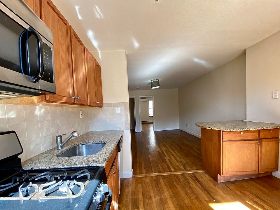 1st image of 420 E 120th St #2A