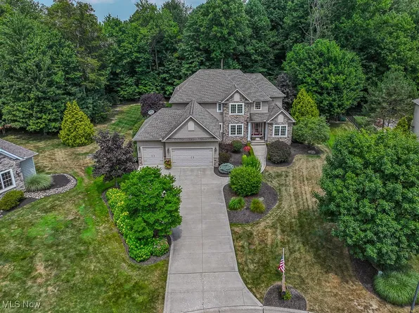 12119 Crossroads Dr, Concord Township, OH 44077