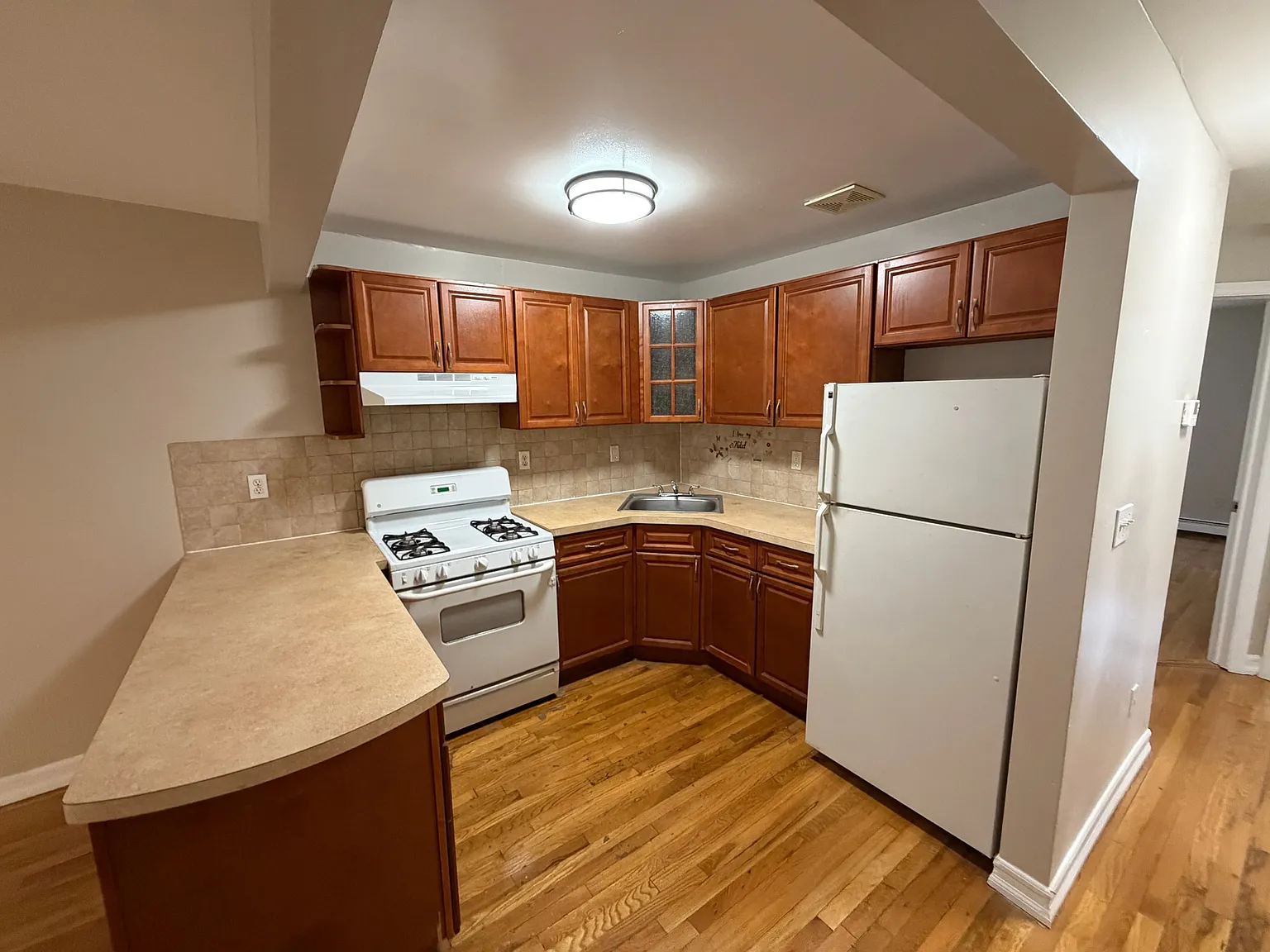 3 bed, $3,750 — Photo 2