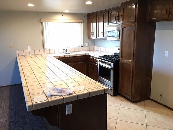 4th image of 3434 Willow Dr