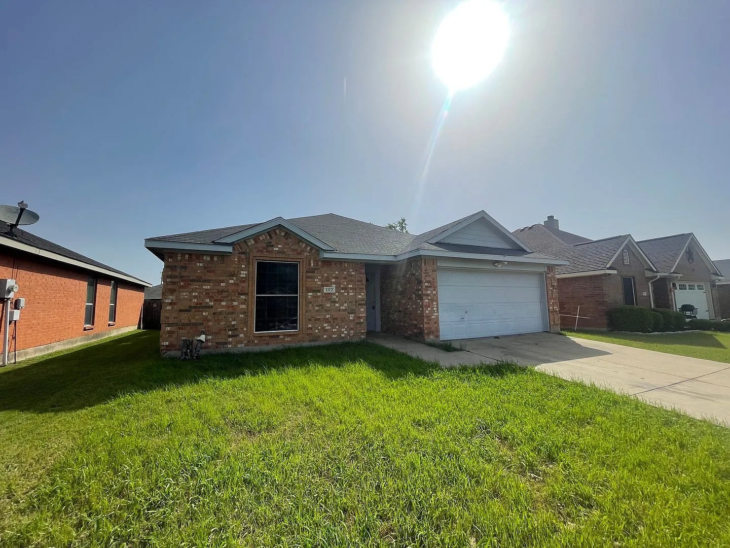 Super 4-2-2 brick home! — Photo 2