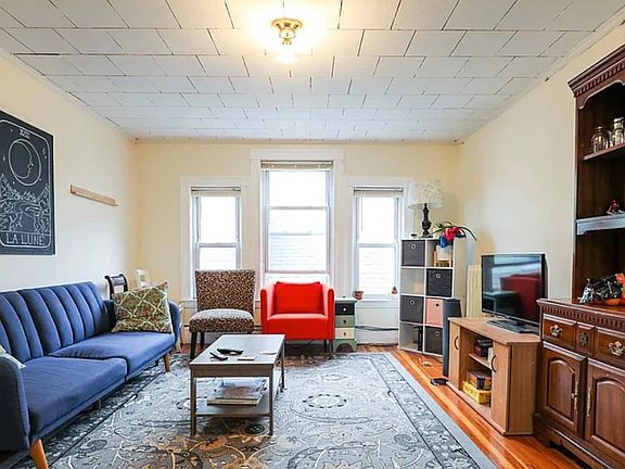 2nd image of 54 Brainerd Rd #3