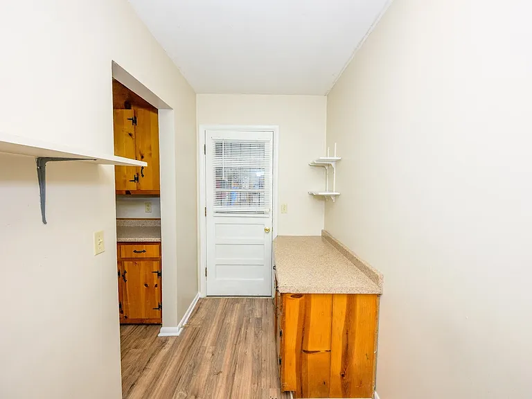 1033 Fairview Ave — Photo 6