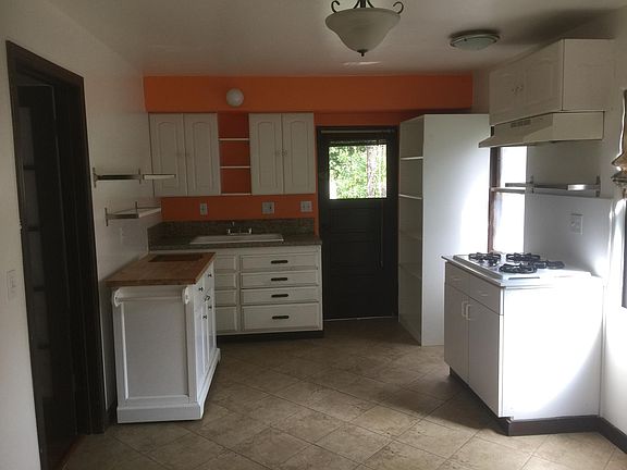 3rd image of 1391 New York Dr