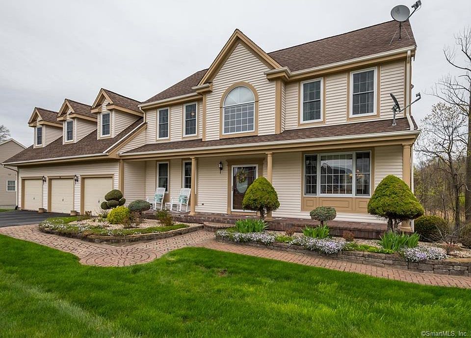 1st image of 10 Ramblewood Dr