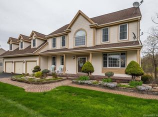 10 Ramblewood Dr, Rocky Hill, CT 06067
