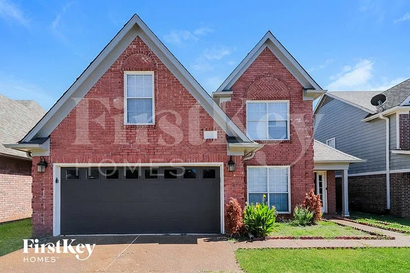 4 bed, 2.5 bath, 1985 sqft, $2,155 — Photo 1