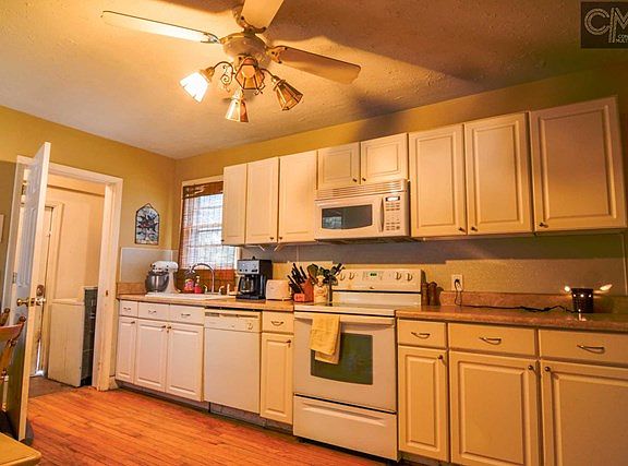 2nd image of 1811 Bradley Dr