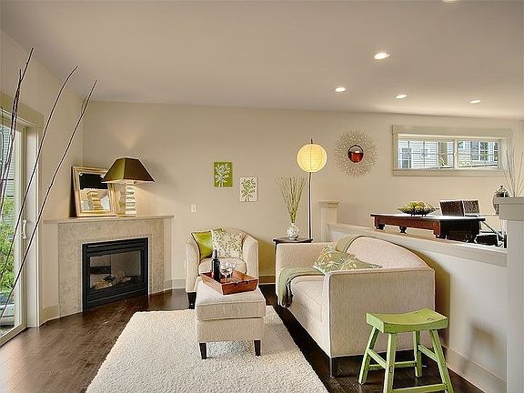 Gas fireplace with space for flat-screen TV